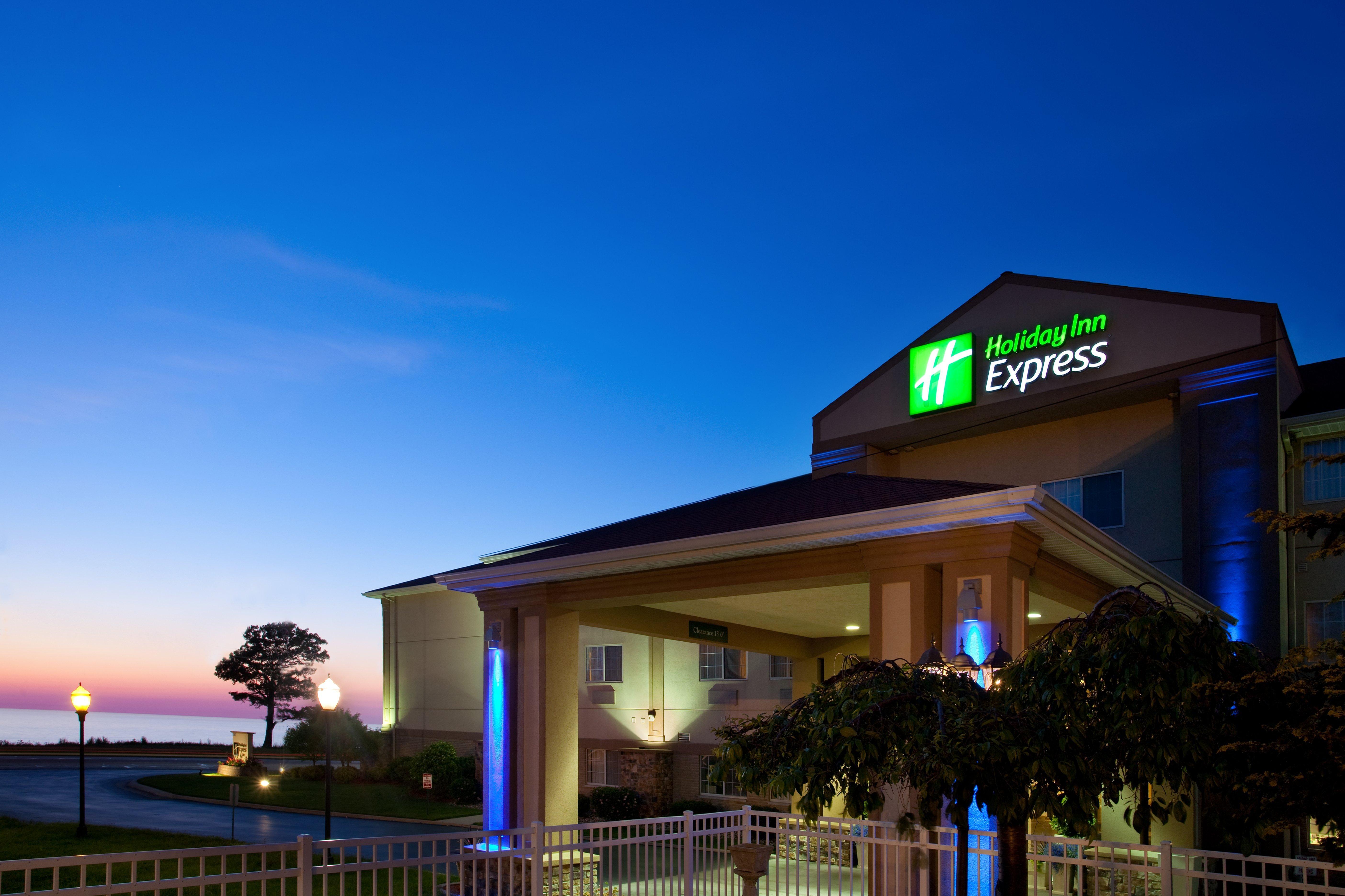 Holiday Inn Express Hotel & Suites-Saint Joseph By Ihg Ngoại thất bức ảnh