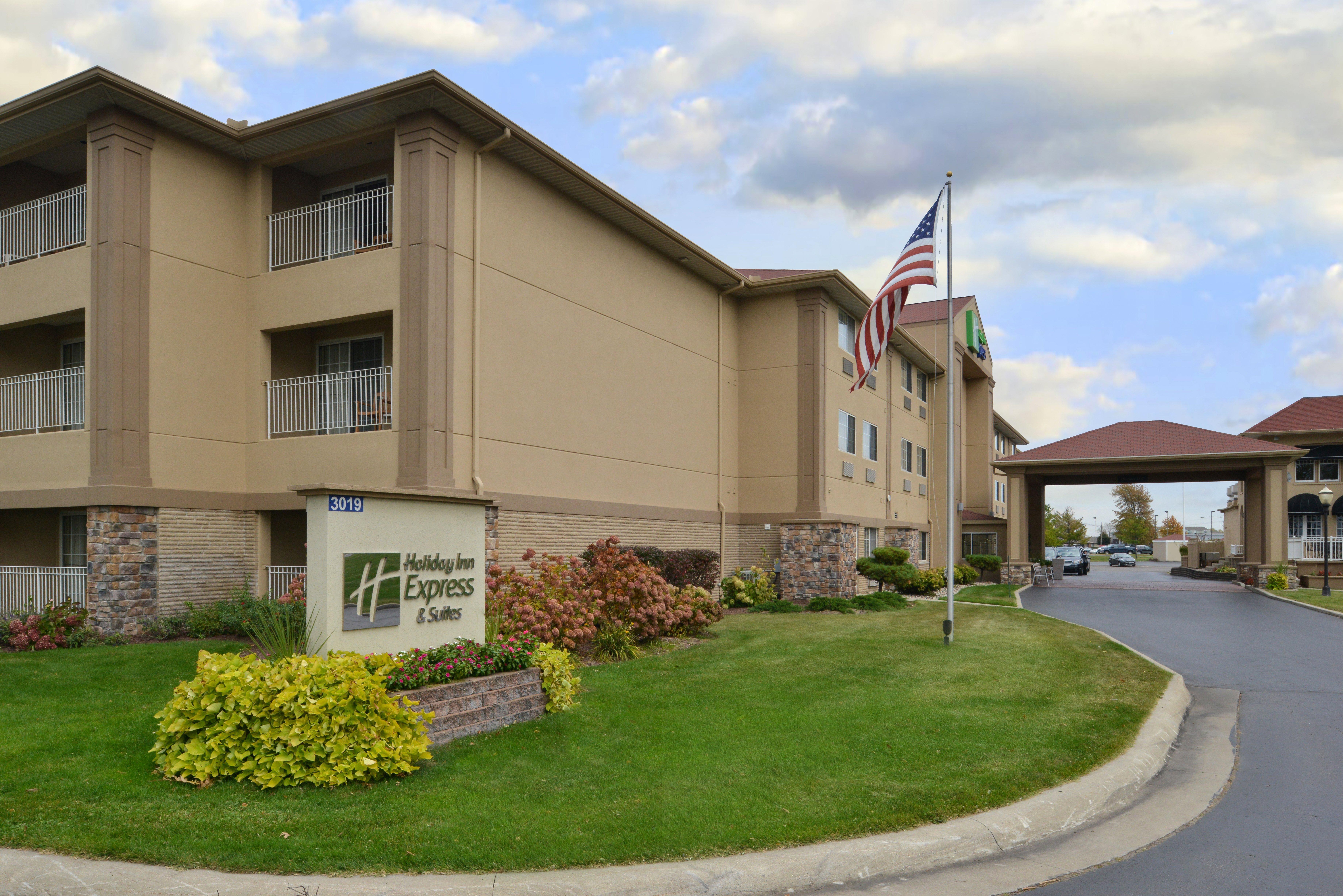 Holiday Inn Express Hotel & Suites-Saint Joseph By Ihg Ngoại thất bức ảnh