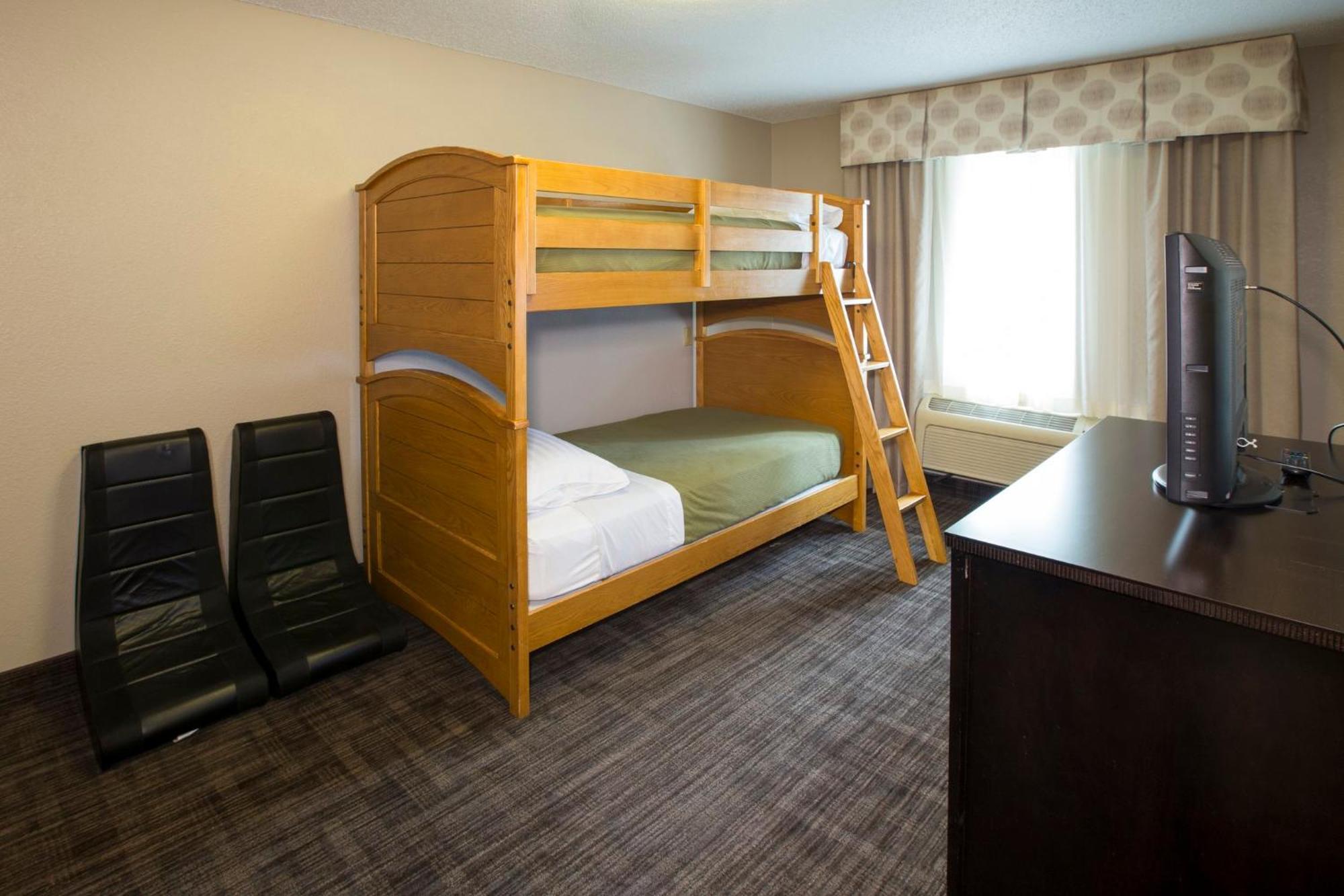 Holiday Inn Express Hotel & Suites-Saint Joseph By Ihg Ngoại thất bức ảnh